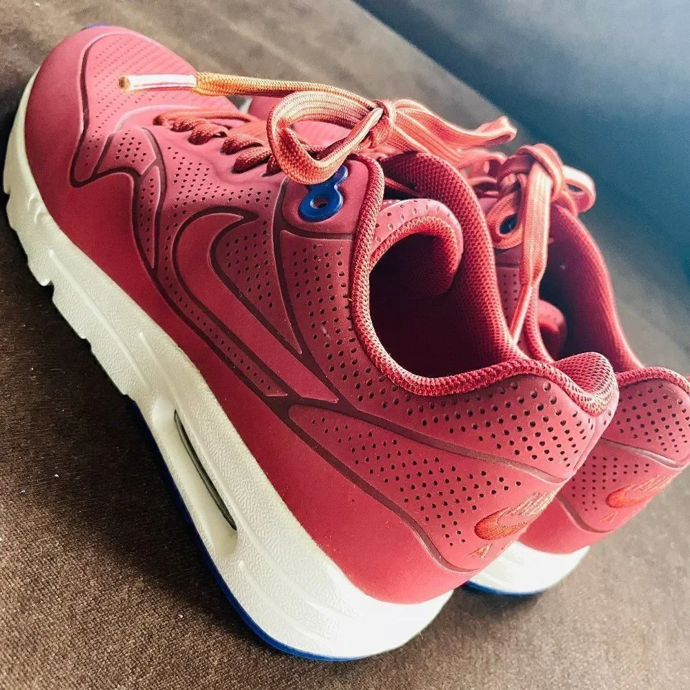 Nike wmns women